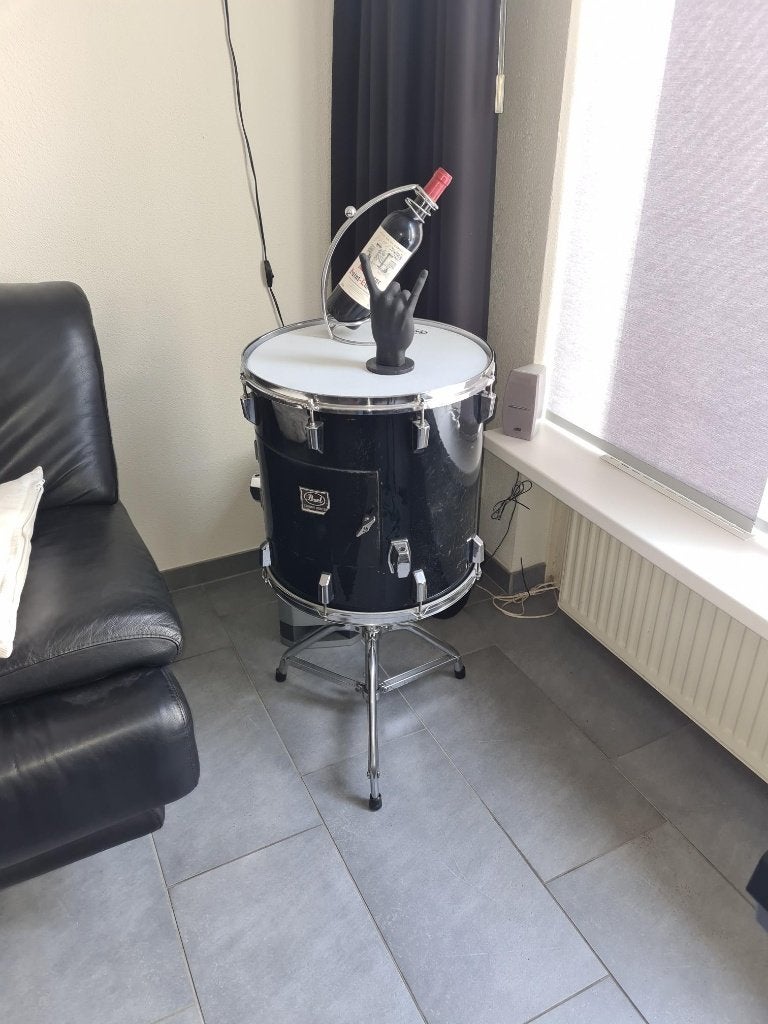 Bijzettafel gemaakt van floor  tom met deurtje, Overige materialen, Minder dan 55 cm, Gebruikt, Rond