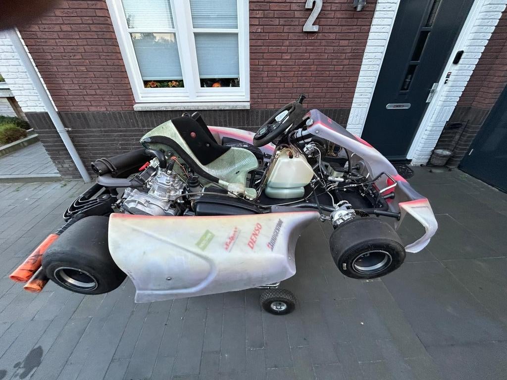 Kart met extra onderdelen: tandwielen, bumper, reserve frame, Sport en Fitness, Ophalen, Gebruikt, Kart