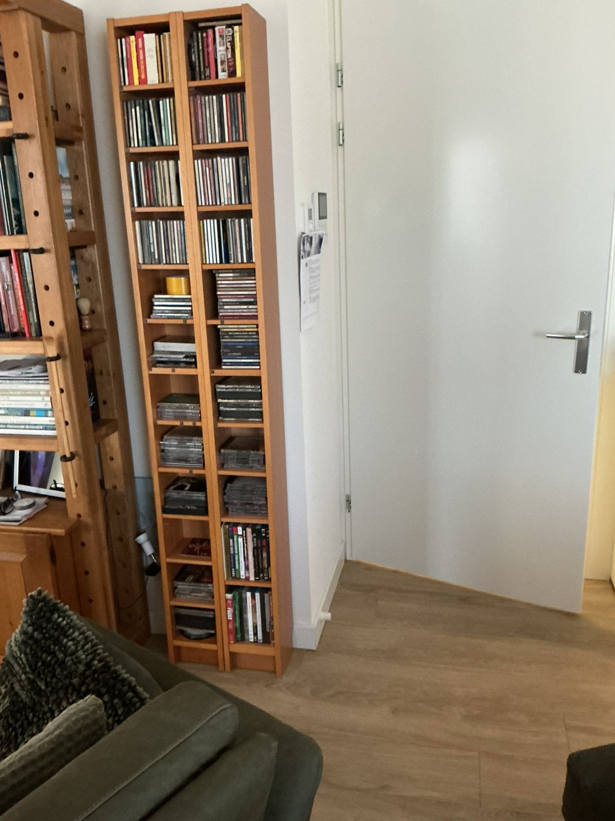 CD kast, Ophalen, Met plank(en), 200 cm of meer, Zo goed als nieuw