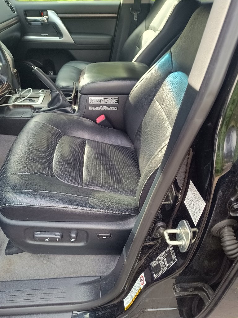 Toyota Land Cruiser V8