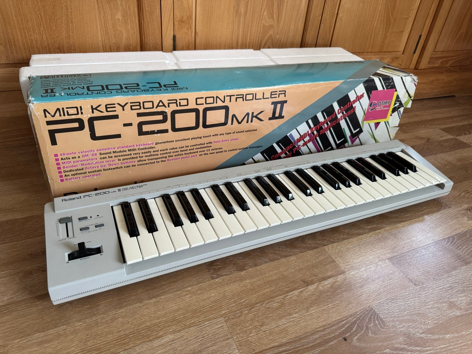 Roland PC-200 MK II MIDI keyboard + Roland UM-ONE USB MIDI, 49 toetsen, Roland, Ophalen of Verzenden, Zo goed als nieuw