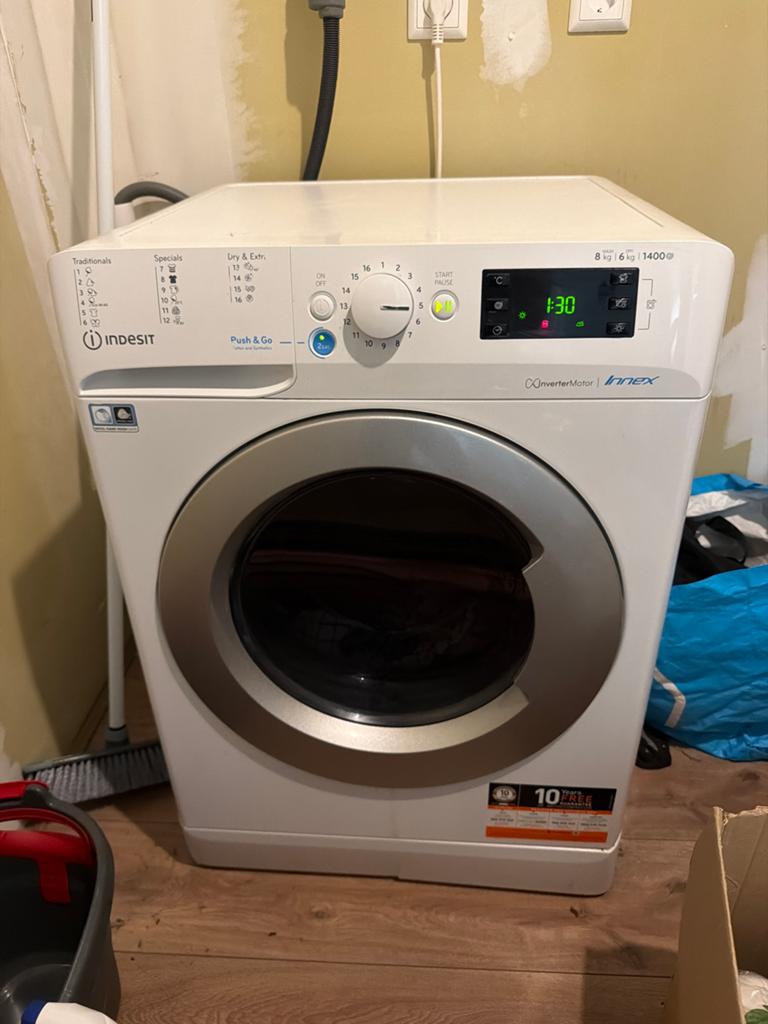 Indesit Wasmachine - 1 jaar oud, 8kg, 1400 toeren, Ophalen, 1200 tot 1600 toeren, 8 tot 10 kg, Zo goed als nieuw