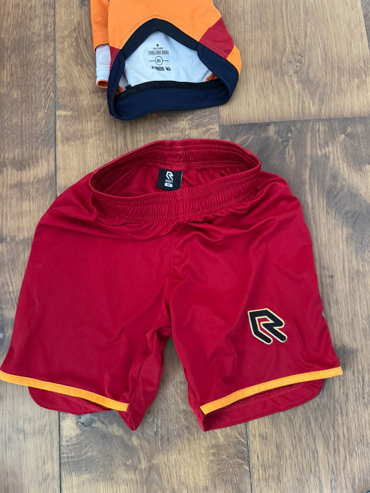 Haarlem Kennemerland voetbal tenue 128, Ophalen, Gebruikt, Ajax, Shirt