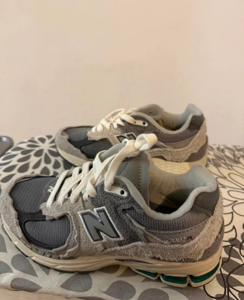 New balance 2002r, Ophalen of Verzenden, Zo goed als nieuw, Hardloopschoenen, Overige merken