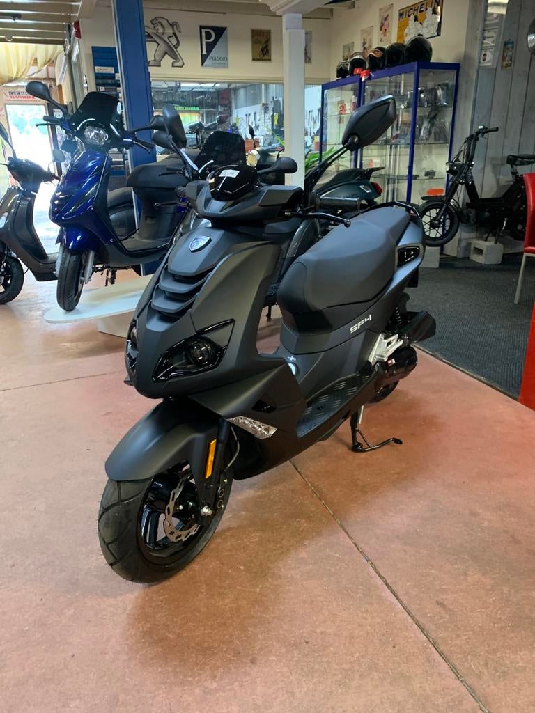 Peugeot speedfight 4 45KM zwart SF4 Nardo grey, Fietsen en Brommers, Scooters | Peugeot, Ophalen, Maximaal 45 km/u, Nieuw, Speedfight