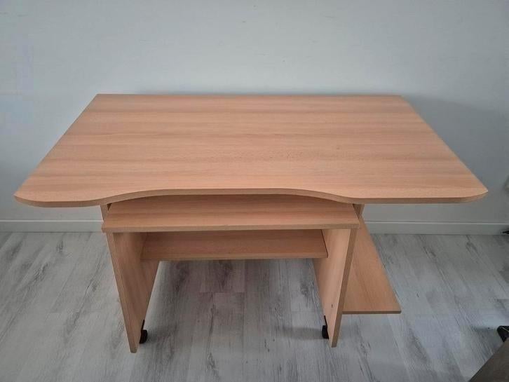 Bureau 110x60x76, Huis en Inrichting, Bureaus, Ophalen, Met wielen, Zo goed als nieuw