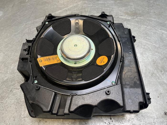Subwoofer van een BMW 5-Serie, Auto-onderdelen, Elektronica en Kabels, BMW, Gebruikt, 3 maanden garantie, Ophalen of Verzenden