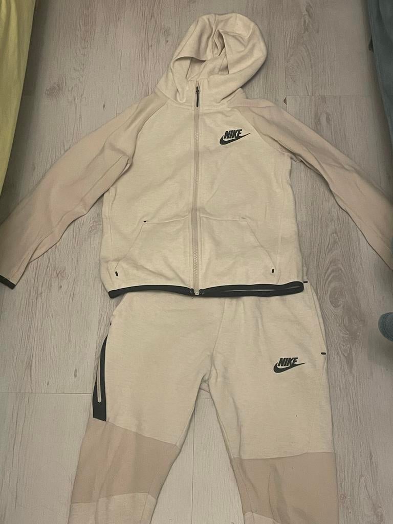 Nike Tech Fleece Pak - Zo Goed Als Nieuw, Ophalen, Zo goed als nieuw, Beige