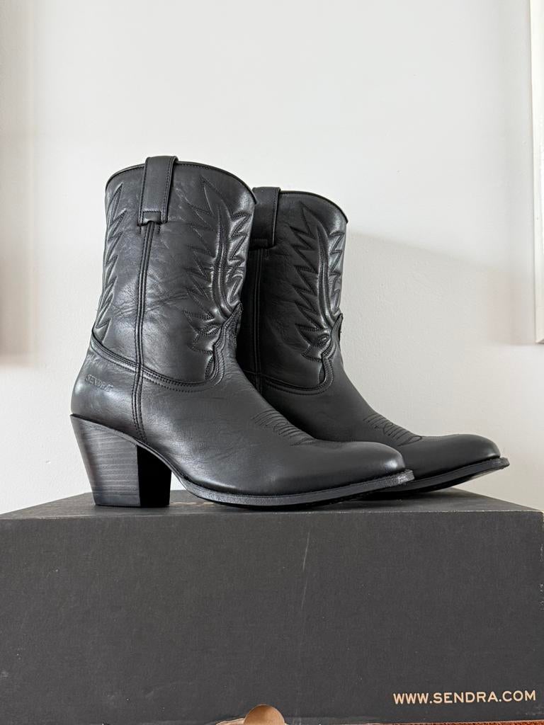 SENDRA zwarte korte leren laarsjes, Ophalen of Verzenden, Zo goed als nieuw, Zwart