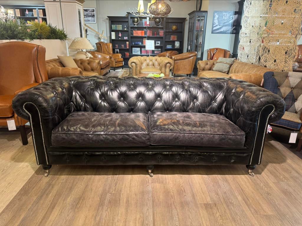 Stoere Chesterfield 3 Zits bank Vintage look Zwart leer, Nieuw, Ophalen of Verzenden, 200 tot 250 cm, Leer