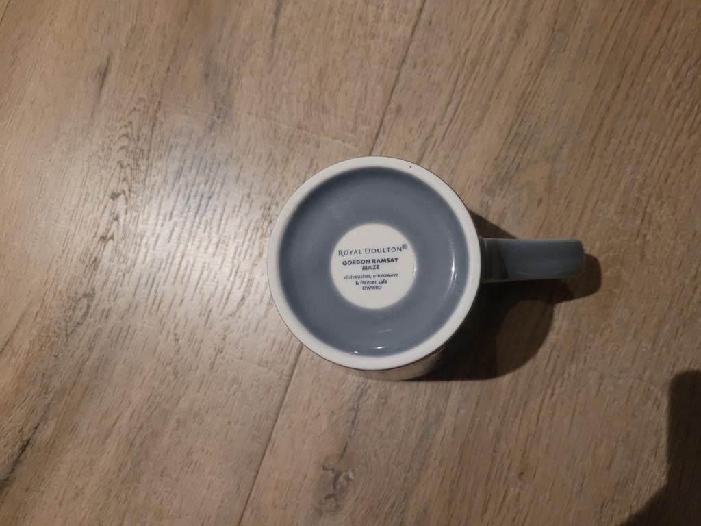 Royal Doulton Maze bekers, Huis en Inrichting, Keuken | Servies, Ophalen, Keramiek, Zo goed als nieuw, Overige stijlen