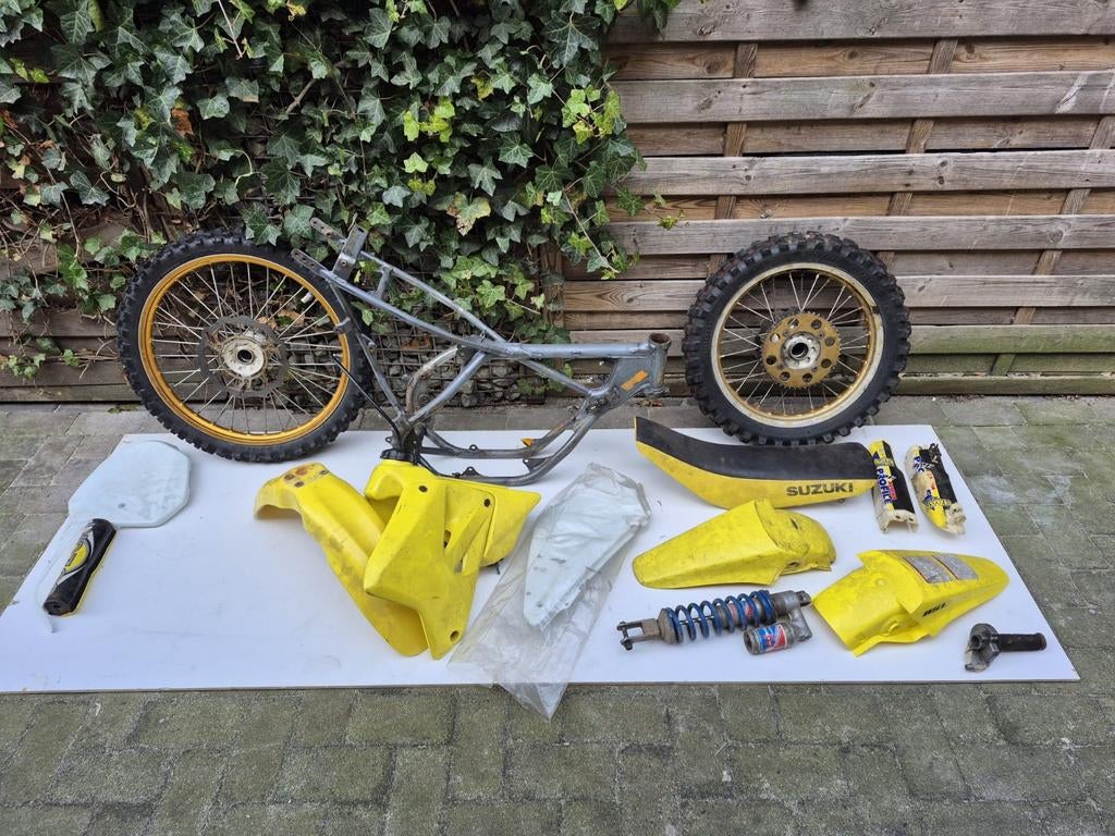 Suzuki  rm 85   onderdelen   te koop, Motoren, Ophalen of Verzenden