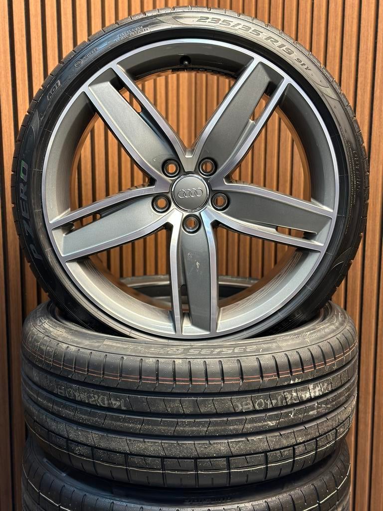 ❗️️19” Audi A3 S3 SLine Sportback Limo WING 235 35 NIEUW OEM, Auto-onderdelen, Banden en Velgen, 19 inch, Banden en Velgen, Nieuw