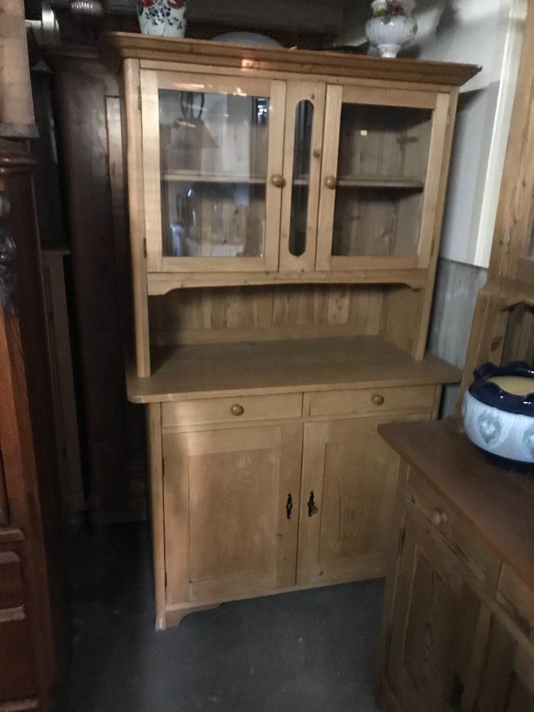 Buffet geloogd grenen, Ophalen