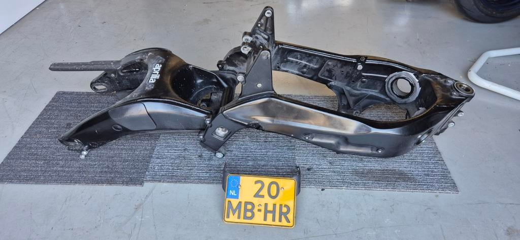 Aprilia RSV Tuono 2005 Frame met kenteken, Gebruikt, Aprilia, Aprilia, Ophalen of Verzenden
