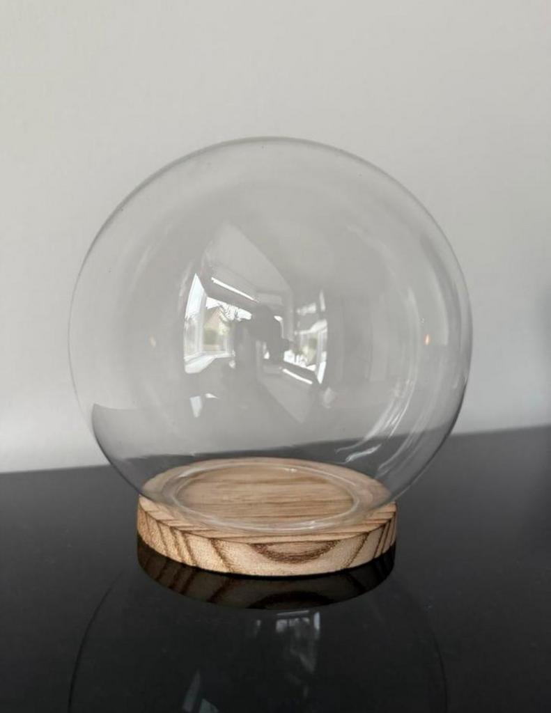 Stolp BELL GLASS BALL ON WOODEN BASE NATURAL, Huis en Inrichting, Woonaccessoires | Stolpen, Veens Living, Nieuw, Elst, Info@veensliving.nl