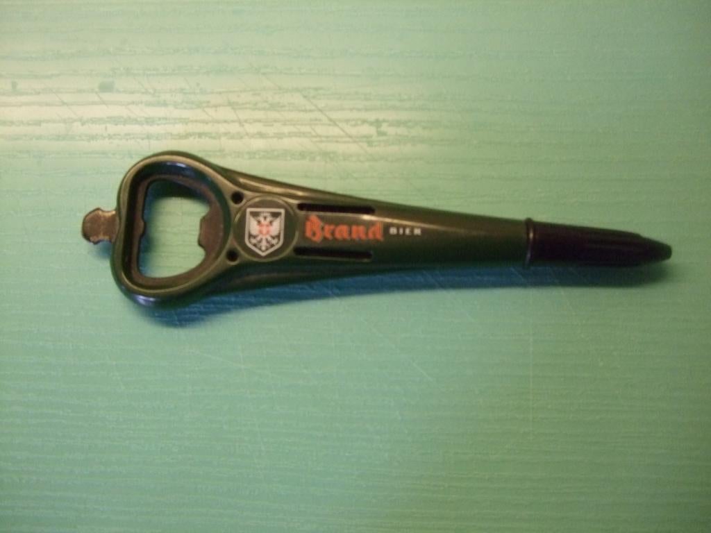 Brand bier opener cq pen (nr.9), Verzamelen, Biermerken, Ophalen of Verzenden, Nieuw, Flesopener, Brand