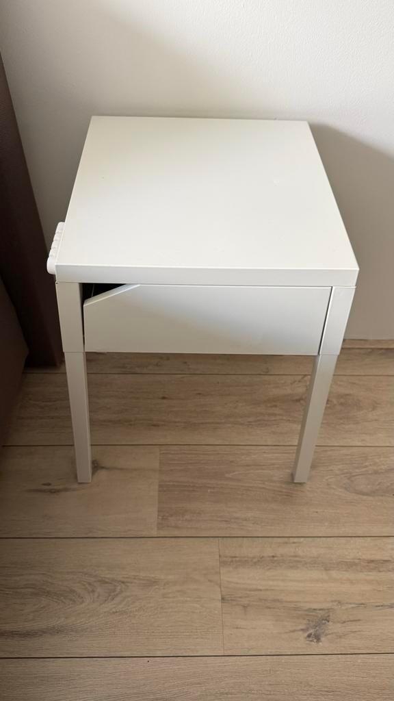 2 IKEA SELJE nachtkastjes, Huis en Inrichting, Slaapkamer | Nachtkastjes, Ophalen, Gebruikt, Minder dan 45 cm, 55 tot 70 cm