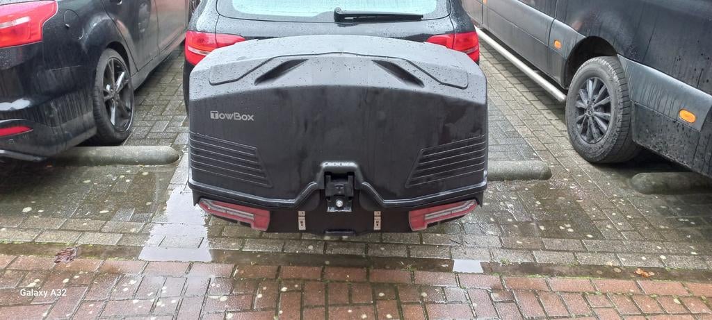 Te Huur trekhaak koffer, Auto diversen, Dakkoffers, Ophalen of Verzenden, Zo goed als nieuw