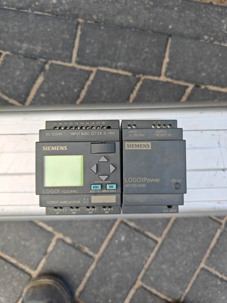 Siemens LOGO! 12/24RC PLC met 24V Voeding - Compleet. plc, Ophalen of Verzenden, Overige typen