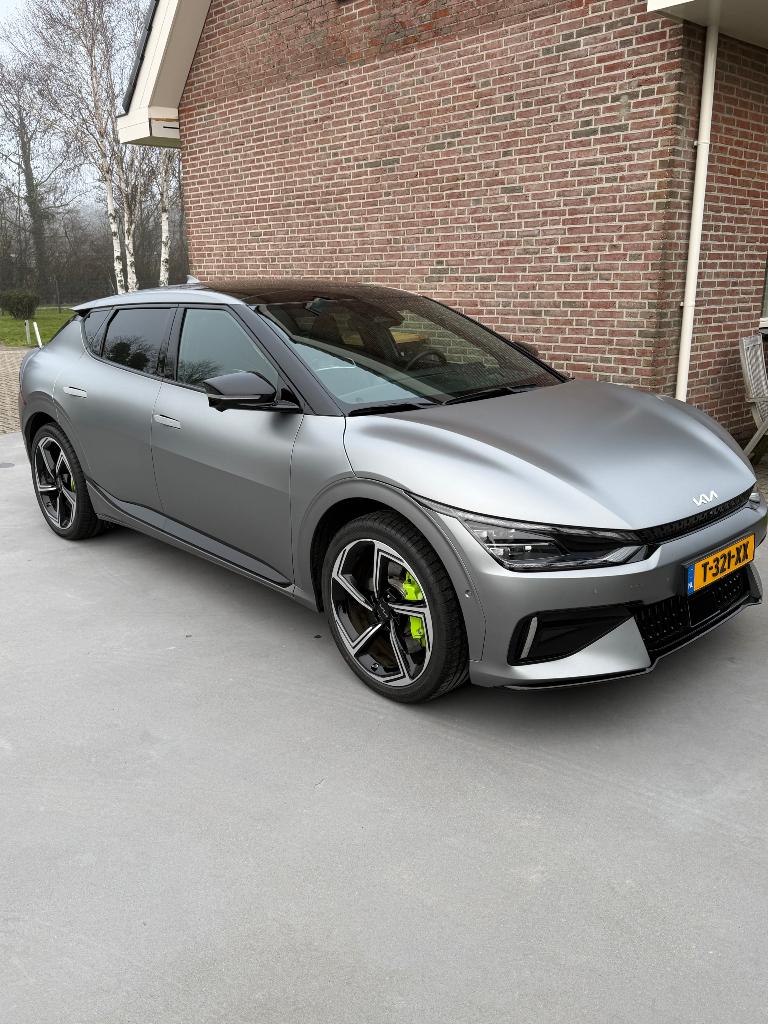 Kia EV6 77,4kWh 585pk AWD 2023 Grijs, Auto's, 1800 kg, 2100 kg, Origineel Nederlands, Elektrisch