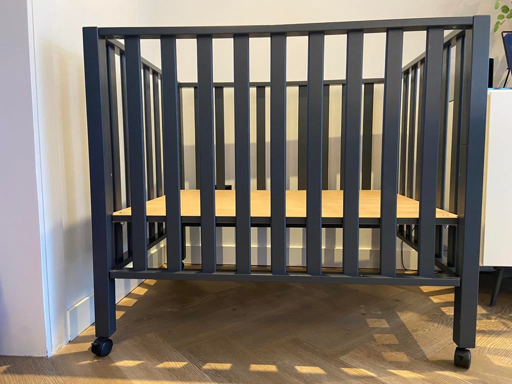 Childhome Box PA94 Antraciet - stevige houten box met wielen, Kinderen en Baby's, Boxen, Ophalen, Zo goed als nieuw, Rechthoekig