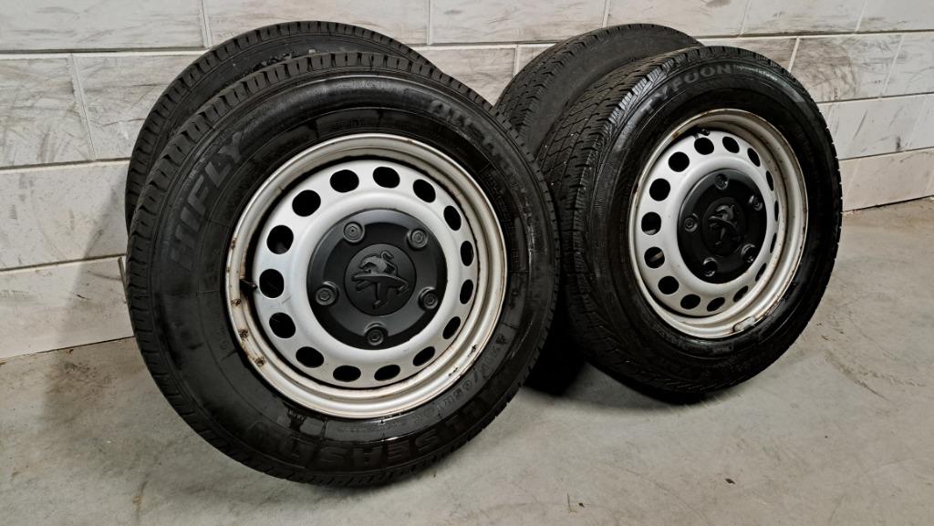 Winterbanden Peugeot Expert Jumpy Proace 215/65/16, Auto-onderdelen, Banden en Velgen, 16 inch, Banden en Velgen, Ophalen of Verzenden