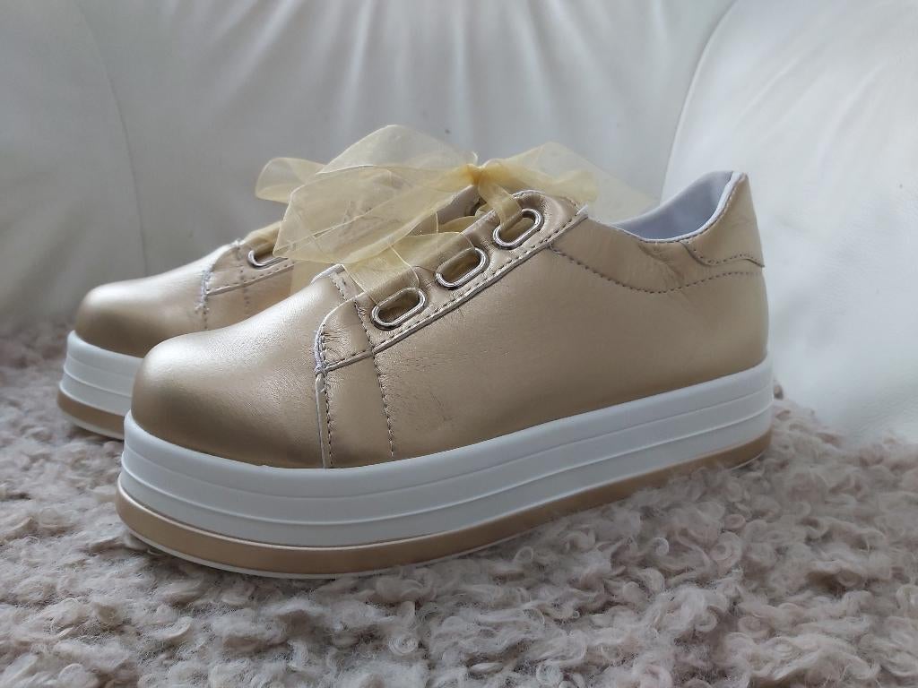 Goudkleurige gouden plateau platform sneaker 38.5 - 39 NIEUW, Overige kleuren, Nieuw, Ophalen of Verzenden, Sneakers of Gympen