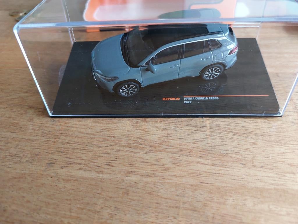 MODELAUTO 1-43 IXO TOYOTA COROLLA CROSS GRIJS, Ophalen of Verzenden, Zo goed als nieuw, Auto, Overige merken