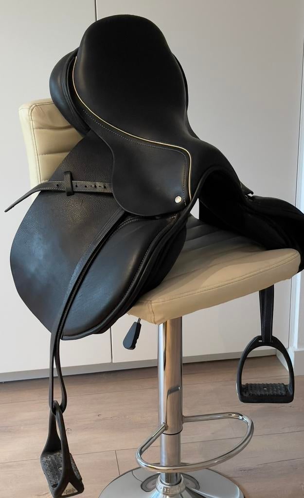 Custom springzadel 17,5" MW boommaat | Zeer nette staat, Dieren en Toebehoren, Sportlaan 6,8181 bh heerde, Custom, Info@customzadels.com