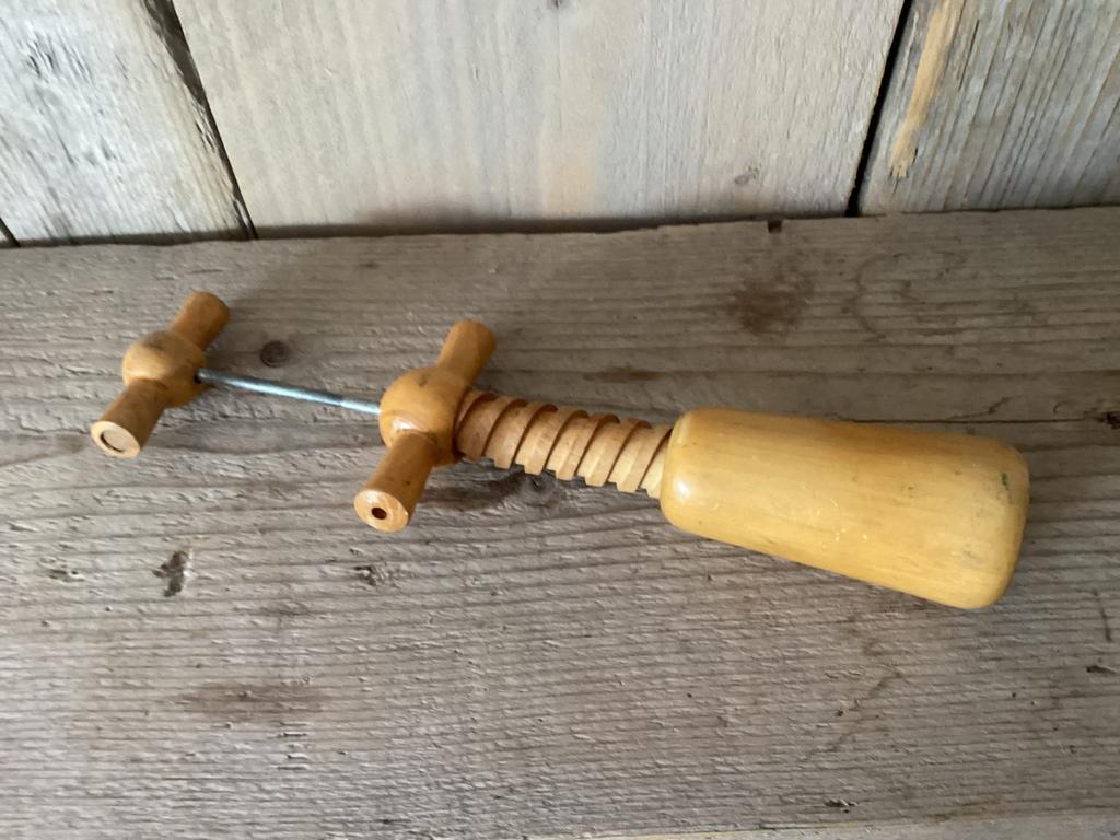 Vintage Houten kurkentrekker. Mid Century., Antiek en Kunst, Antiek | Gereedschap en Instrumenten, Ophalen of Verzenden