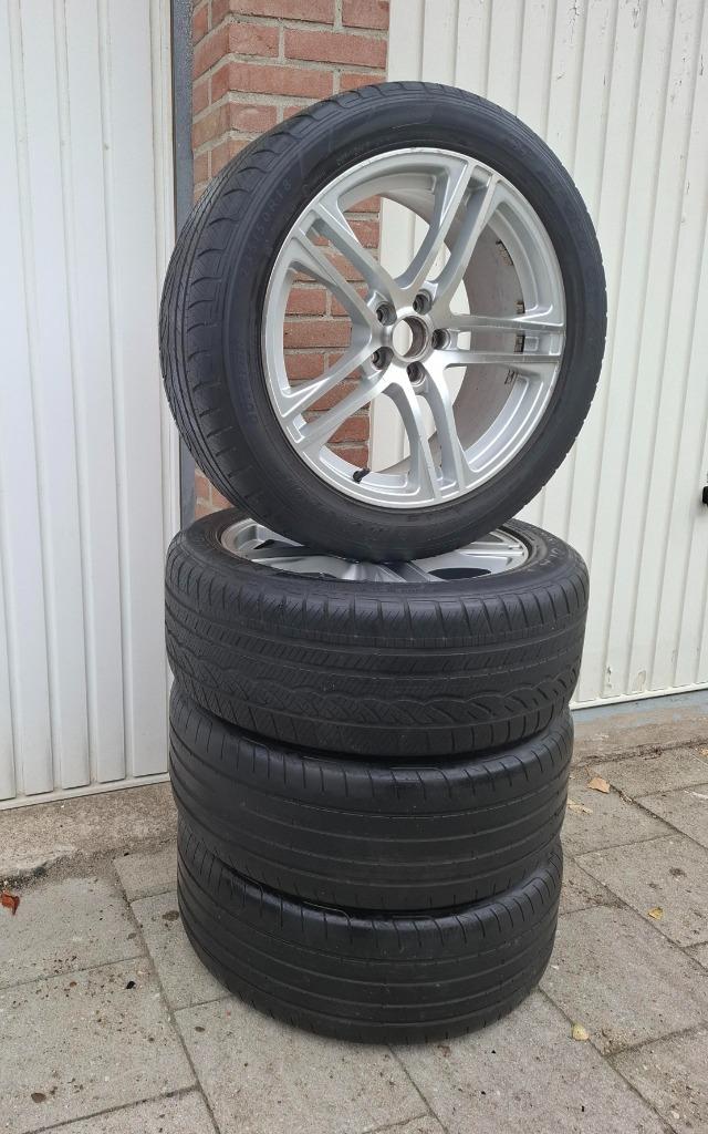 Subaru velgen 18 inch 5x100 ET35 met banden 235/50 R18, Ophalen, 18 inch, Gebruikt, Velg(en)