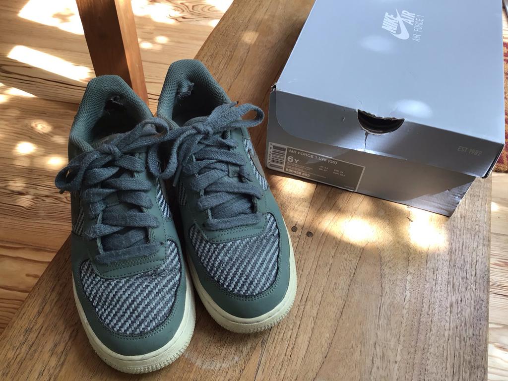 Nike Air Force 1 - Schoenen - 38,5, Ophalen of Verzenden, Gedragen, Overige kleuren, Sneakers of Gympen