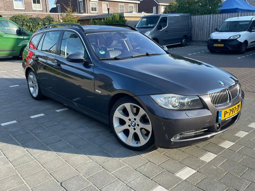 Nu in prijs verlaagd! BMW 330xi met adaptive cruise control!, Automaat, 750 kg, 258 pk, Navigatiesysteem