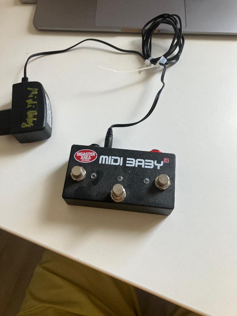 Disaster Area Midi Baby, Muziek en Instrumenten, Midi-apparatuur, Ophalen, Zo goed als nieuw
