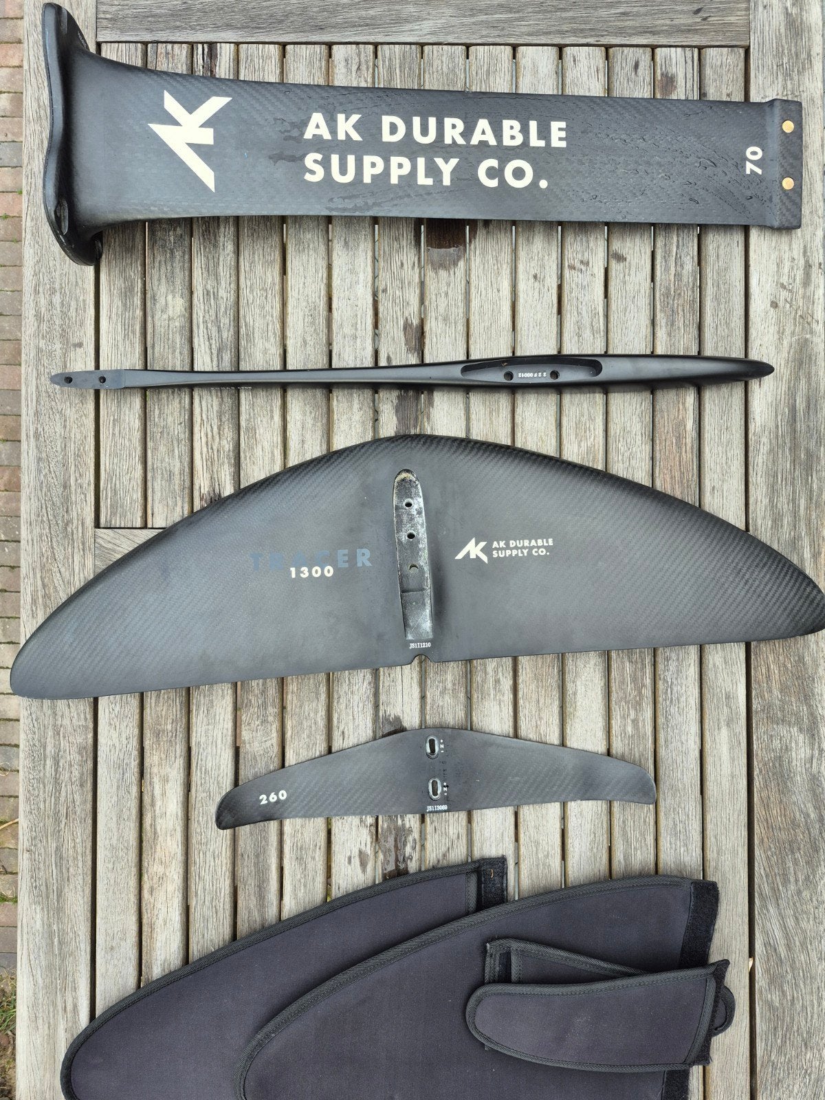 AK Wingfoil Set Compleet: Carbon Mast 70cm, 1300cm Frontwing, Watersport en Boten, Ophalen of Verzenden