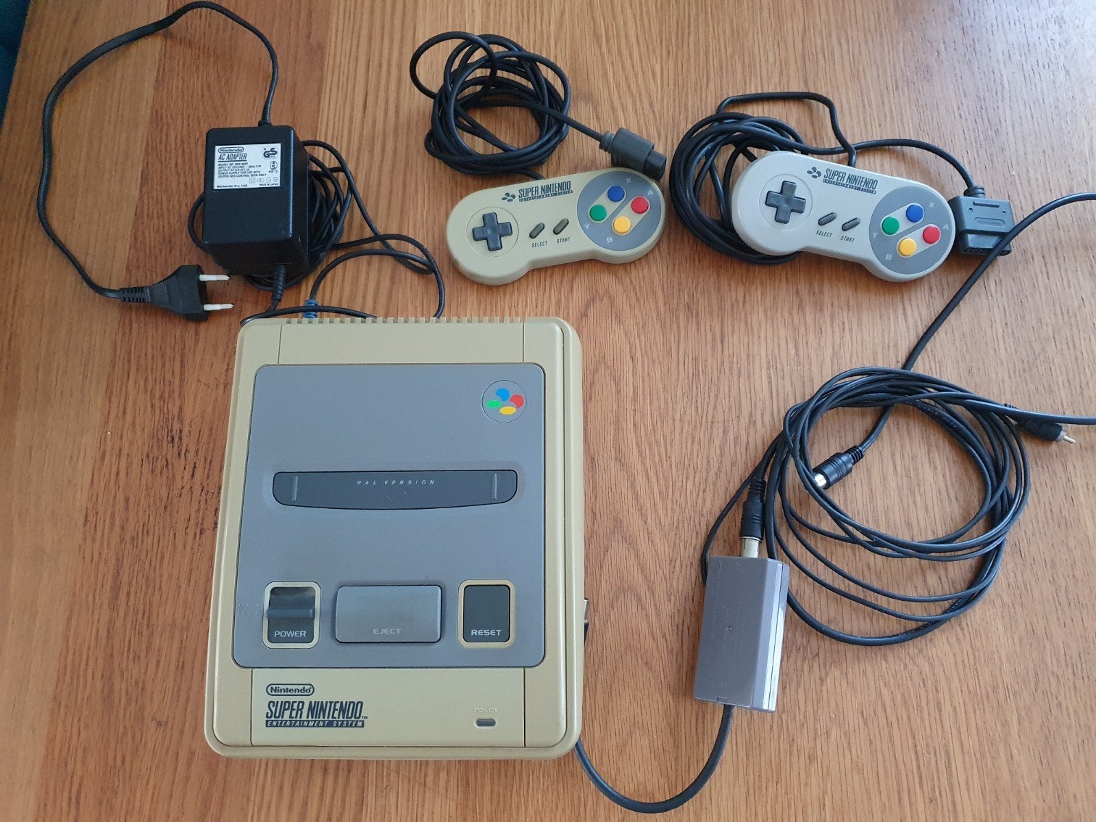 Super Nintendo Entertainment System (SNES) PAL, Spelcomputers en Games, Ophalen of Verzenden, Gebruikt, Met 2 controllers