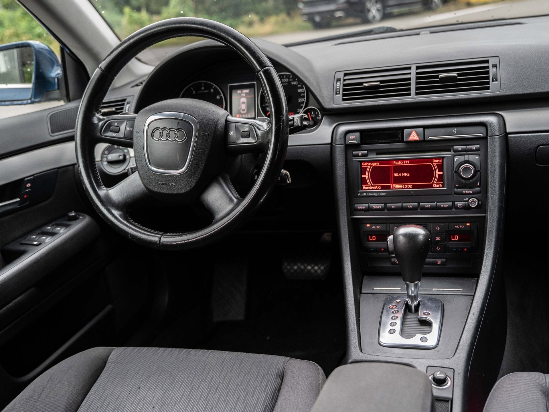Audi A4 Avant 2.0 Advance | AUTOMAAT | CLIMATE / CRUISE | TR, Auto's, Audi, Gebruikt, 4 cilinders, 1984 cc, Blauw