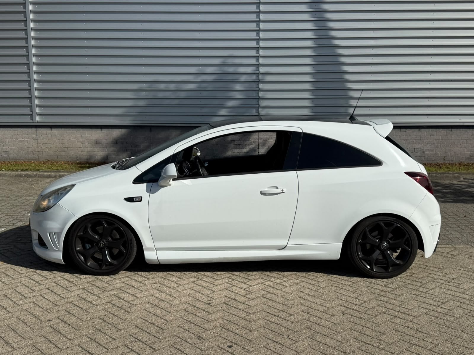 Opel Corsa 1.6-16V Turbo OPC (bj 2010), Auto's, Voorwielaandrijving, Gebruikt, Wit, 14 km/l