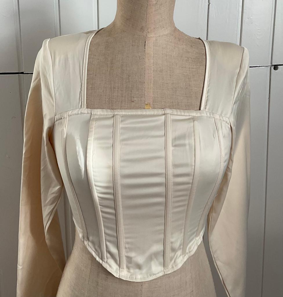 satijnen top, Kleding | Dames, Tops, Ophalen of Verzenden, Zo goed als nieuw, Zonder mouw