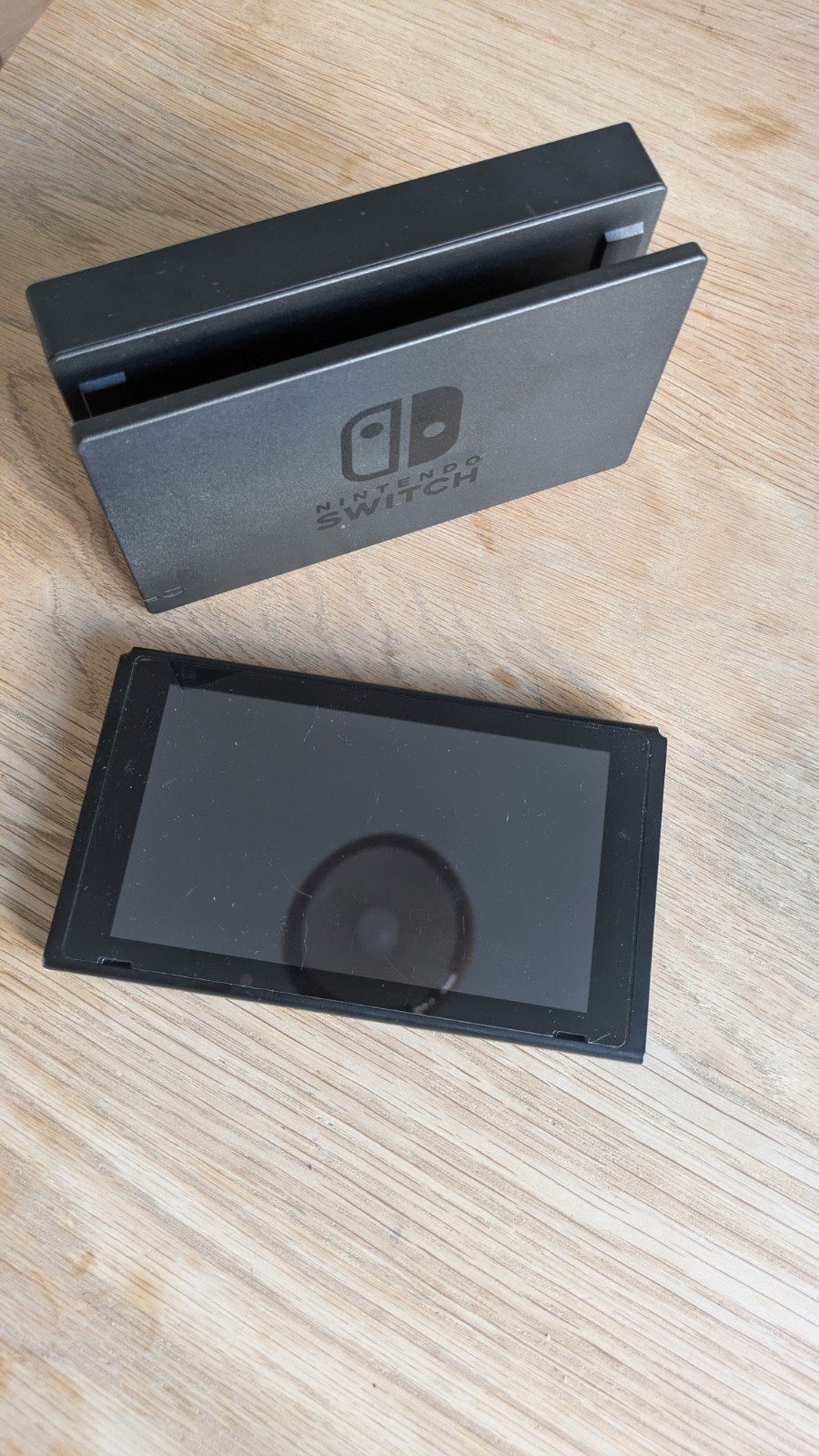 Defecte Nintendo Switch met werkende Dock, Spelcomputers en Games, Ophalen of Verzenden, Niet werkend, Zonder controller, Switch Original
