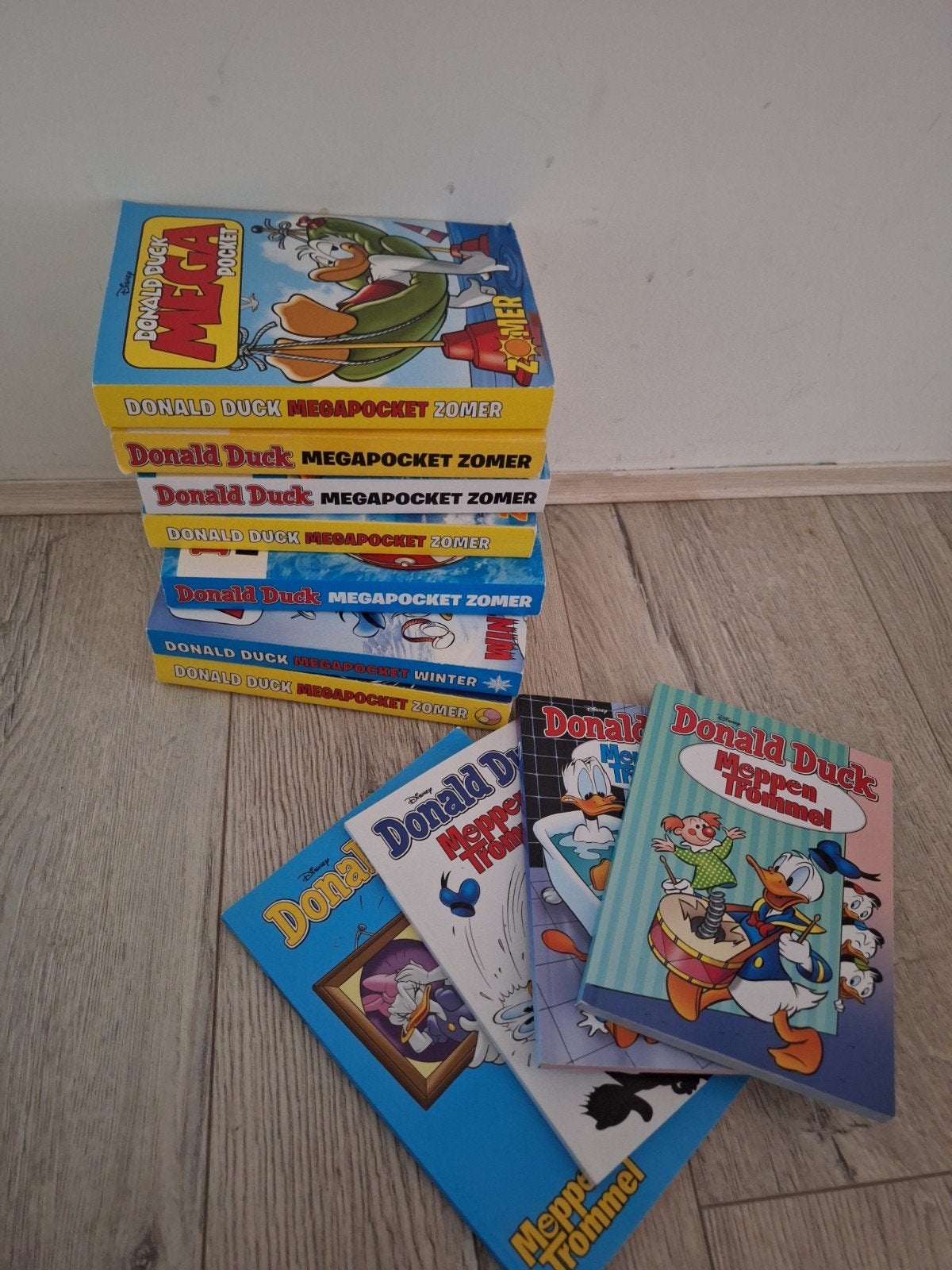 Donald duck mega pocket en moppen trommel 1,50 per stuk, Ophalen of Verzenden, Zo goed als nieuw, 3 tot 4 jaar