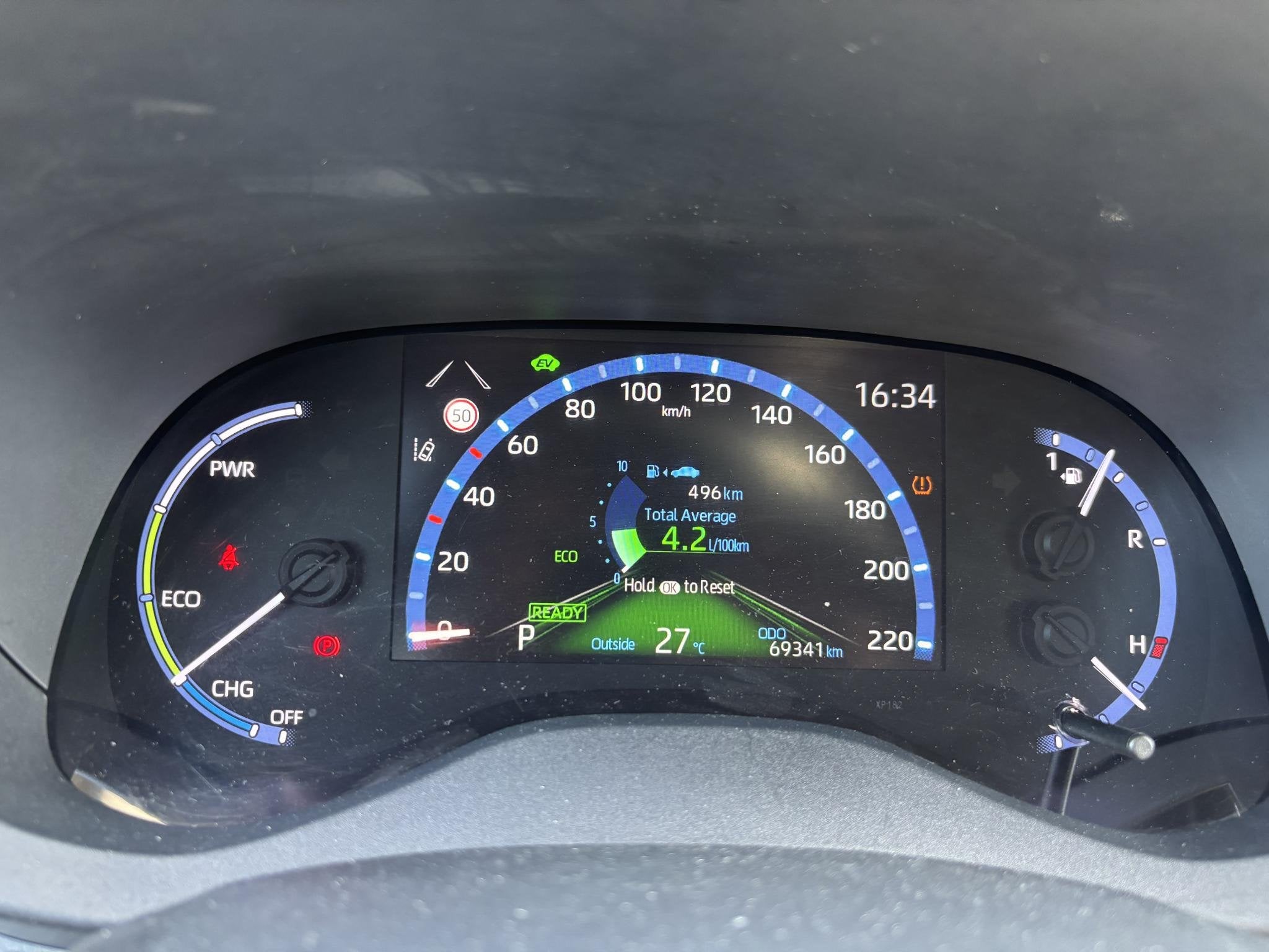 Toyota Yaris Cross 1.5 Hybrid 115 Dynamic | Parkeersensoren, Auto's, Stof, Gebruikt, 116 pk, Wit