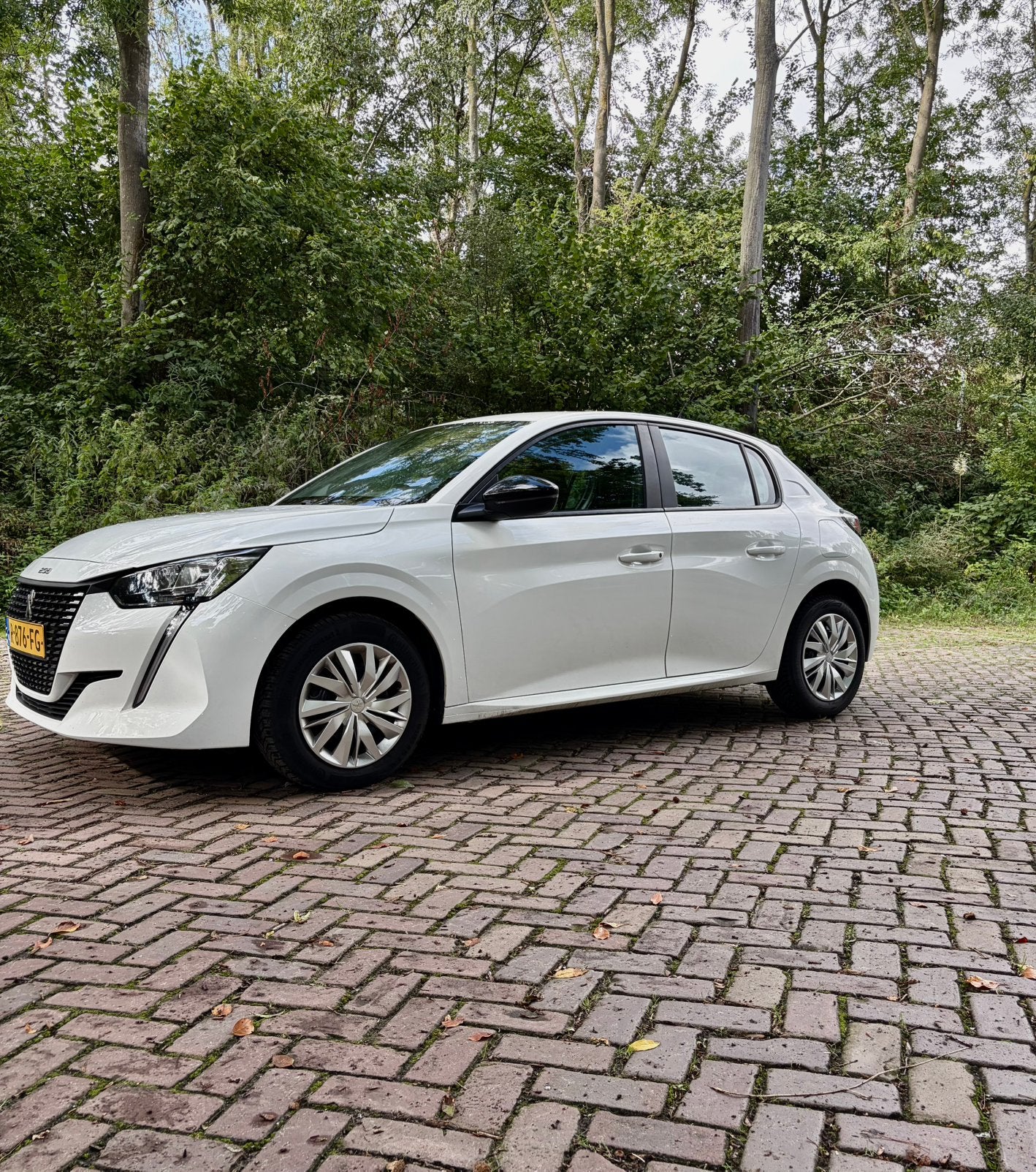 Foto 8 van Peugeot 208 1.2 Puretech 75pk 2022 Wit