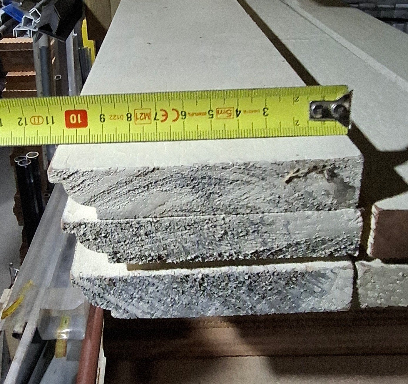 Hardhouten Gootlijsten - Gegrond (10m en 8m), Doe-het-zelf en Verbouw, Hout en Planken, Gebruikt, 25 tot 50 mm, Overige typen