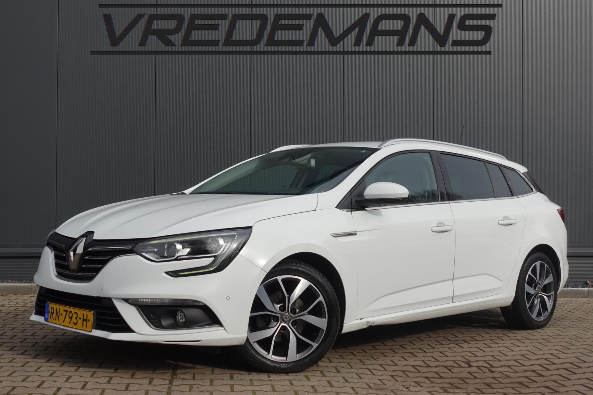 Renault Mégane Estate 1.5 dCi Bose BTW AUTO/AUTOMAAT/NAVI/A, Auto's, Renault, Stof, Gebruikt, 4 cilinders, Origineel Nederlands