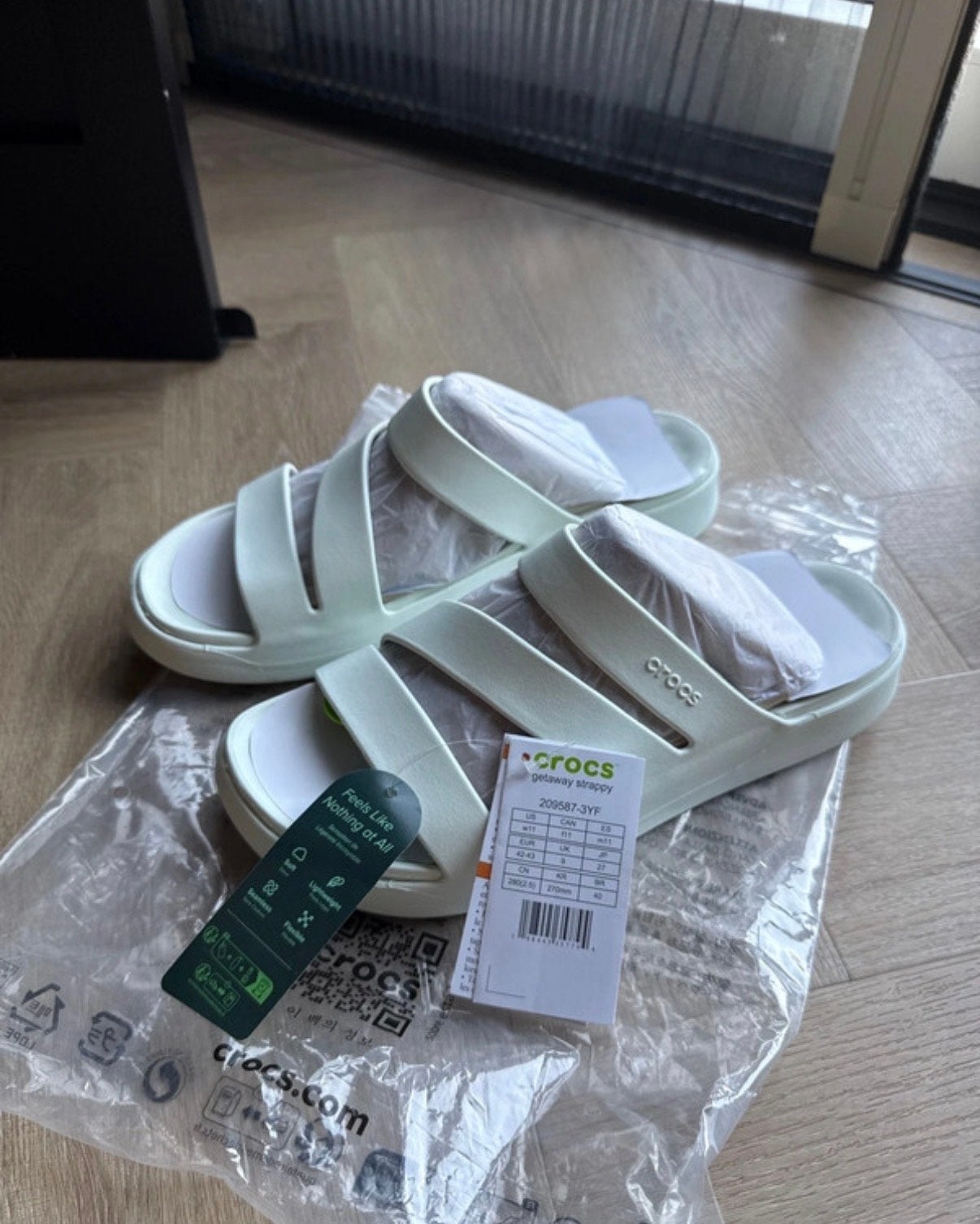 Nieuwe Crocs Gateway Strappy Sandalen Maat 42-43, Ophalen of Verzenden, Nieuw, Sandalen of Muiltjes