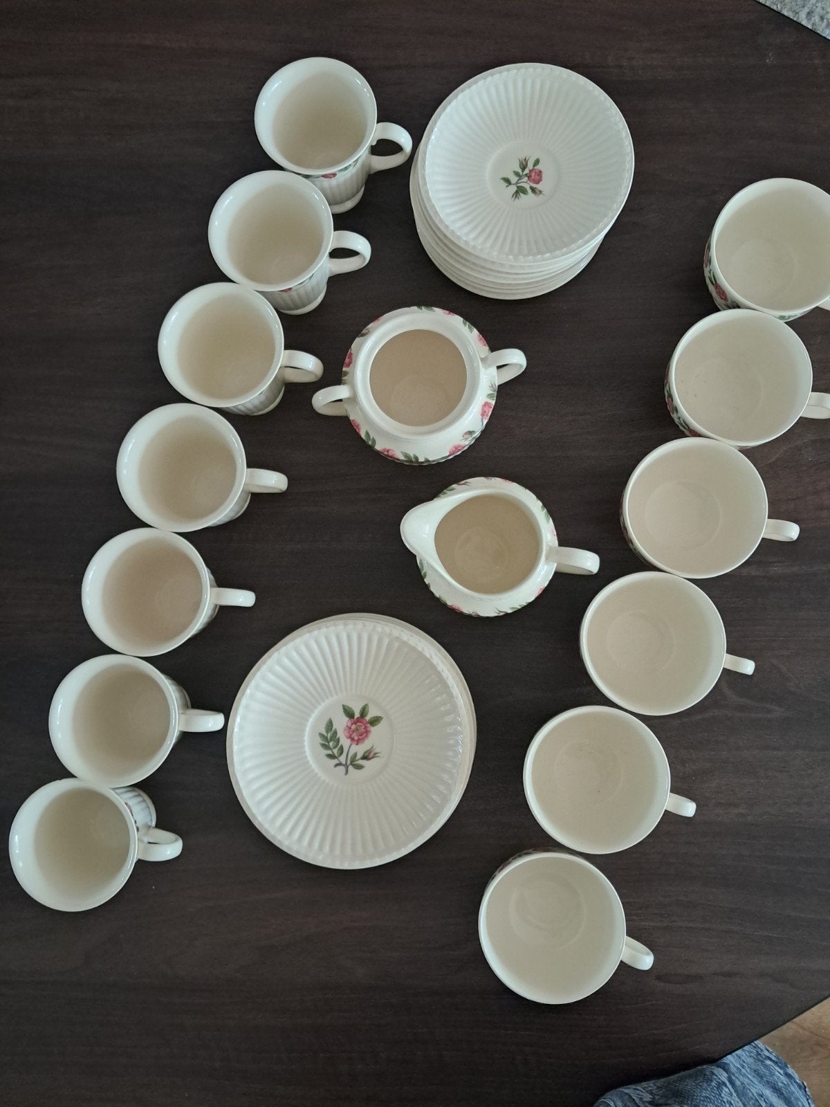 Wedgwood Rosalind Kop en Schotel Sets - nooit gebruikt, Huis en Inrichting, Keuken | Servies, Ophalen, Vintage, Nieuw, Kop(pen) en/of Schotel(s)