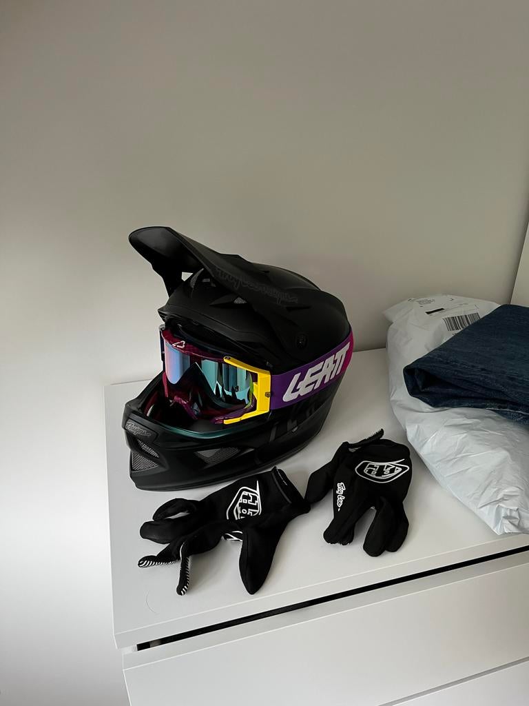 Troy Lee Designs D4  MTB helm met Leatt bril en beschermers, Ophalen of Verzenden, Zo goed als nieuw, XL, Heer of Dame