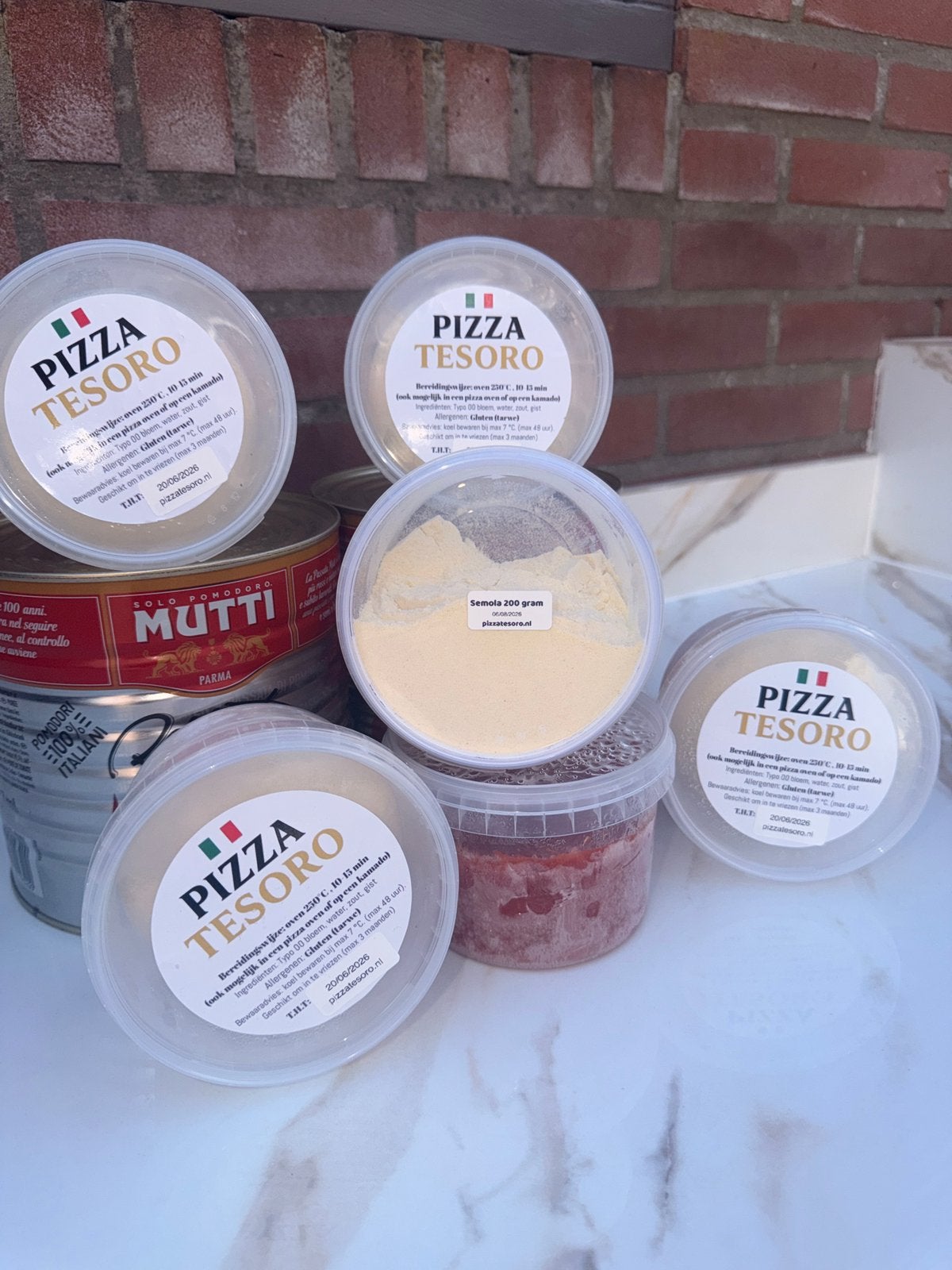 Pizza(deeg), saus en meel, Ophalen, Nieuw